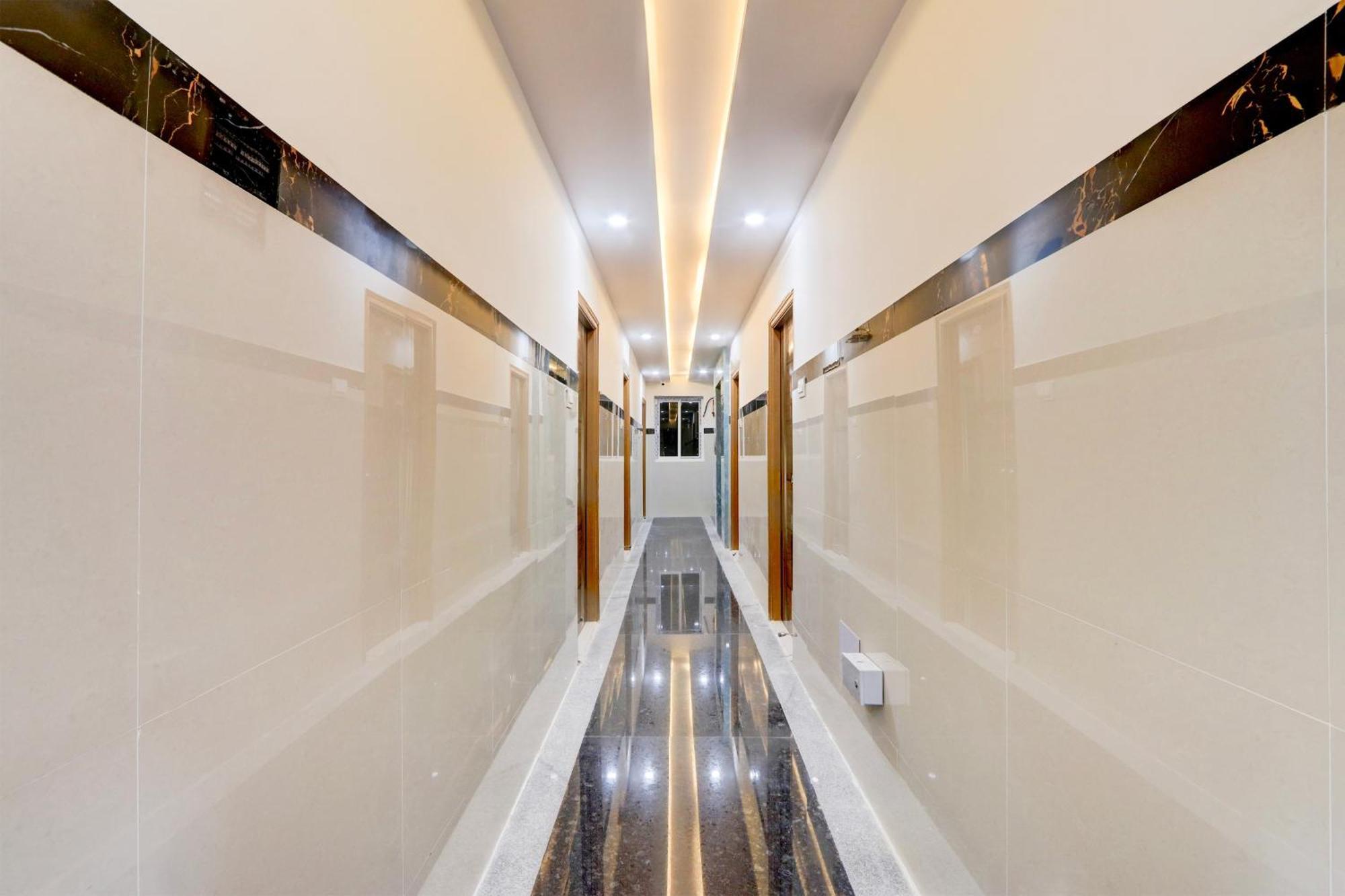 Super Townhouse Nanak Ram Guda Near Waverock Sez Χιντεραμπάντ Εξωτερικό φωτογραφία