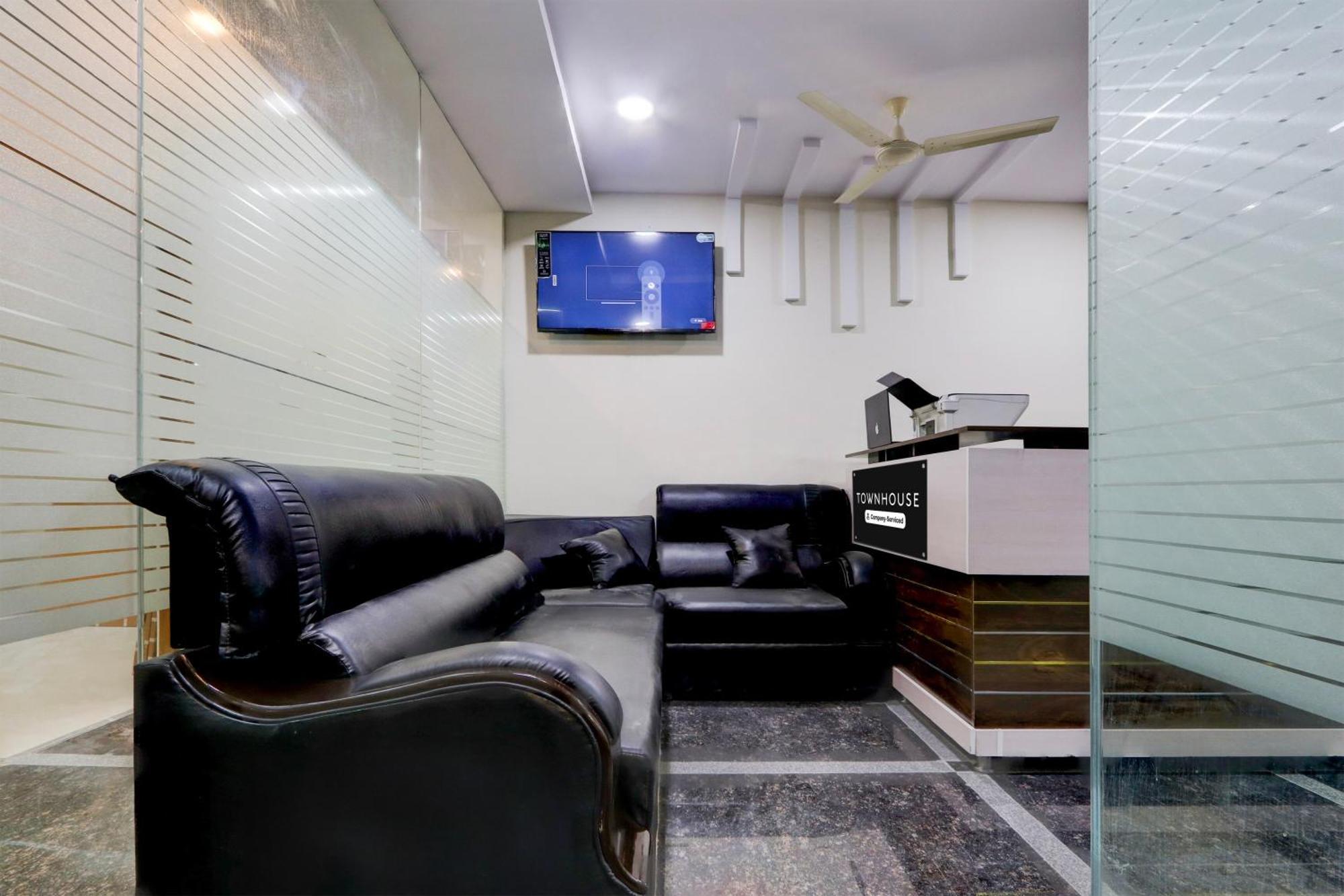 Super Townhouse Nanak Ram Guda Near Waverock Sez Χιντεραμπάντ Εξωτερικό φωτογραφία