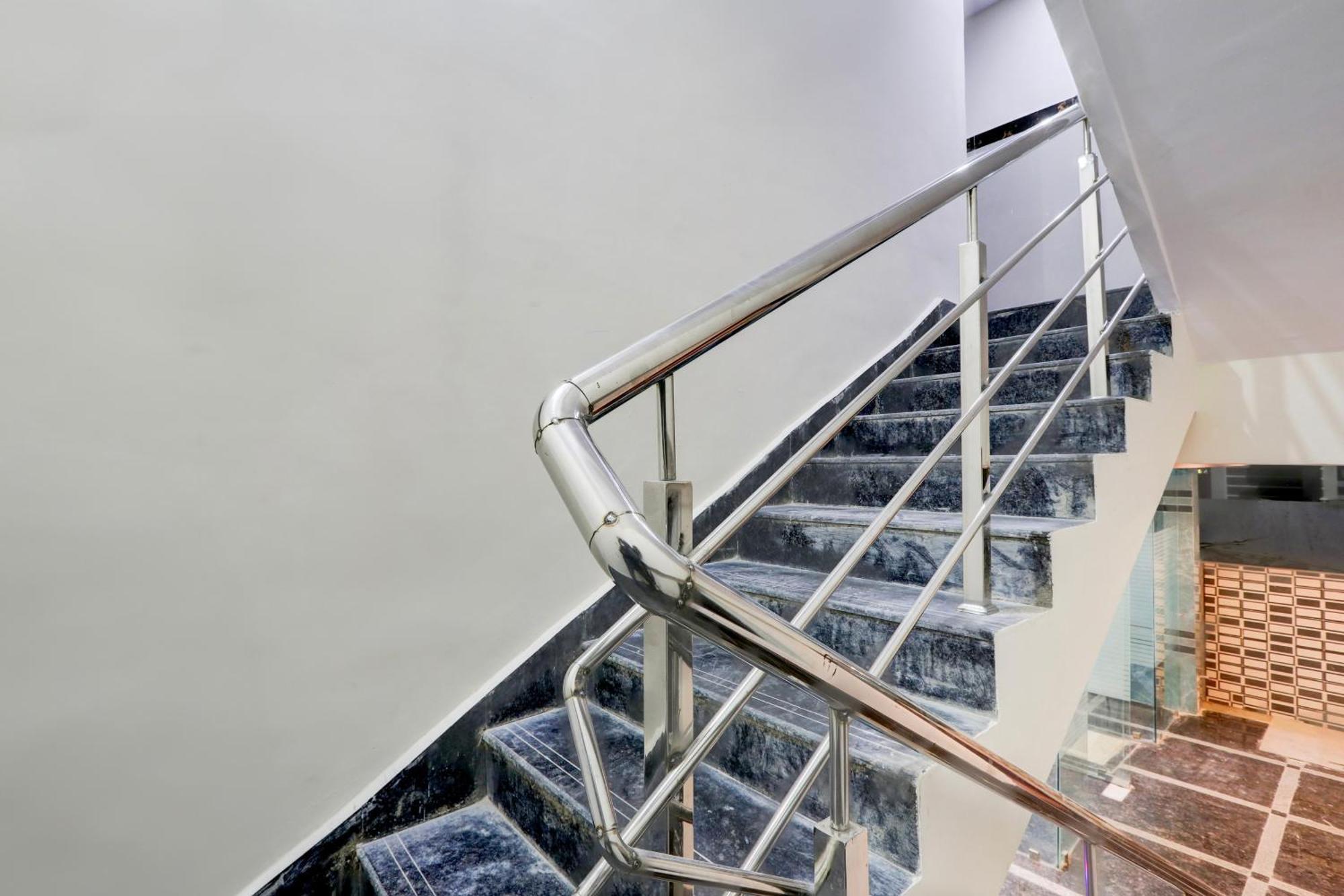 Super Townhouse Nanak Ram Guda Near Waverock Sez Χιντεραμπάντ Εξωτερικό φωτογραφία