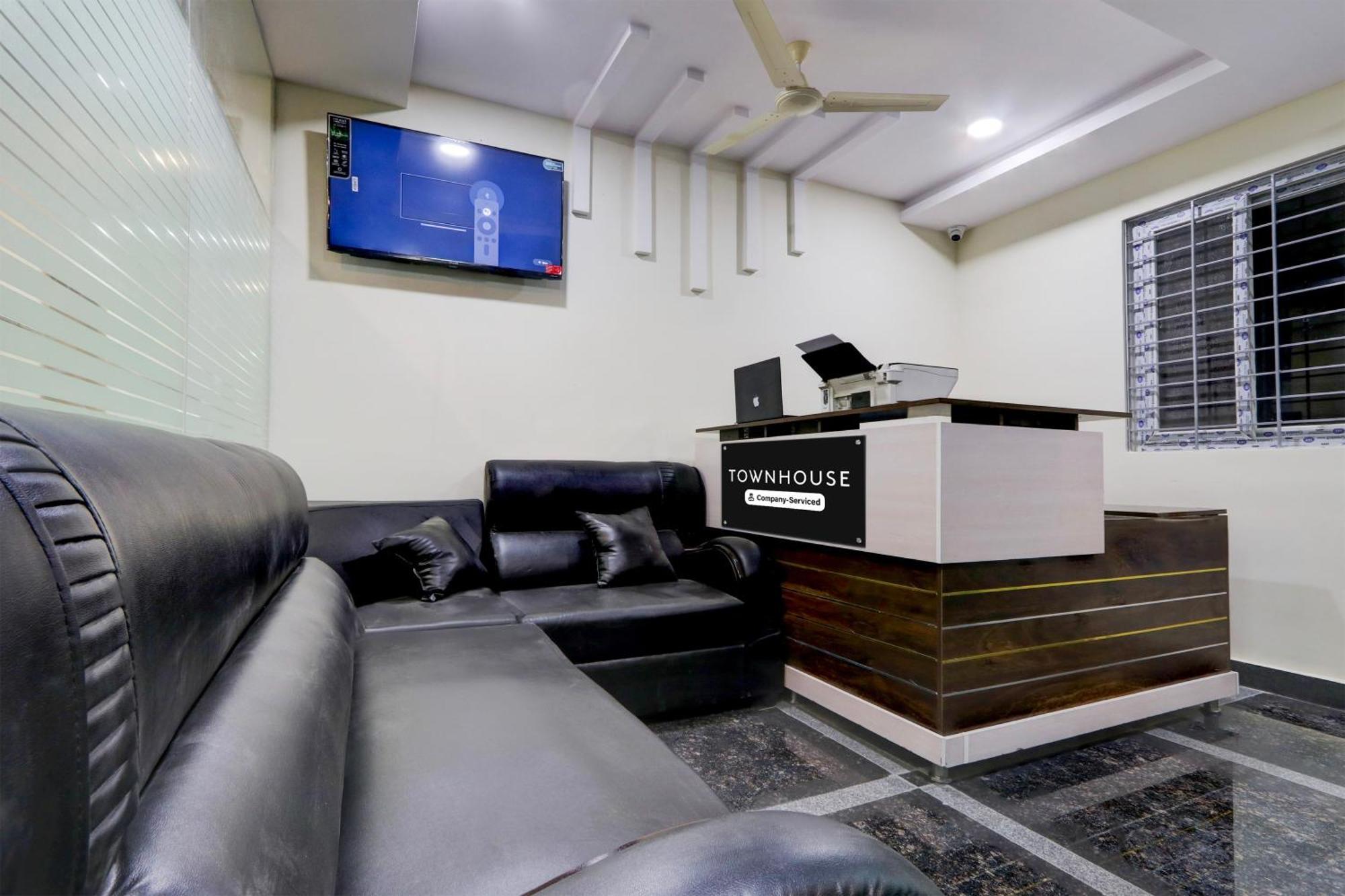 Super Townhouse Nanak Ram Guda Near Waverock Sez Χιντεραμπάντ Εξωτερικό φωτογραφία
