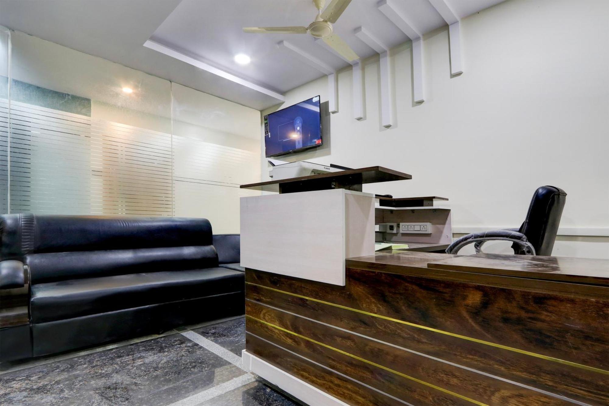 Super Townhouse Nanak Ram Guda Near Waverock Sez Χιντεραμπάντ Εξωτερικό φωτογραφία