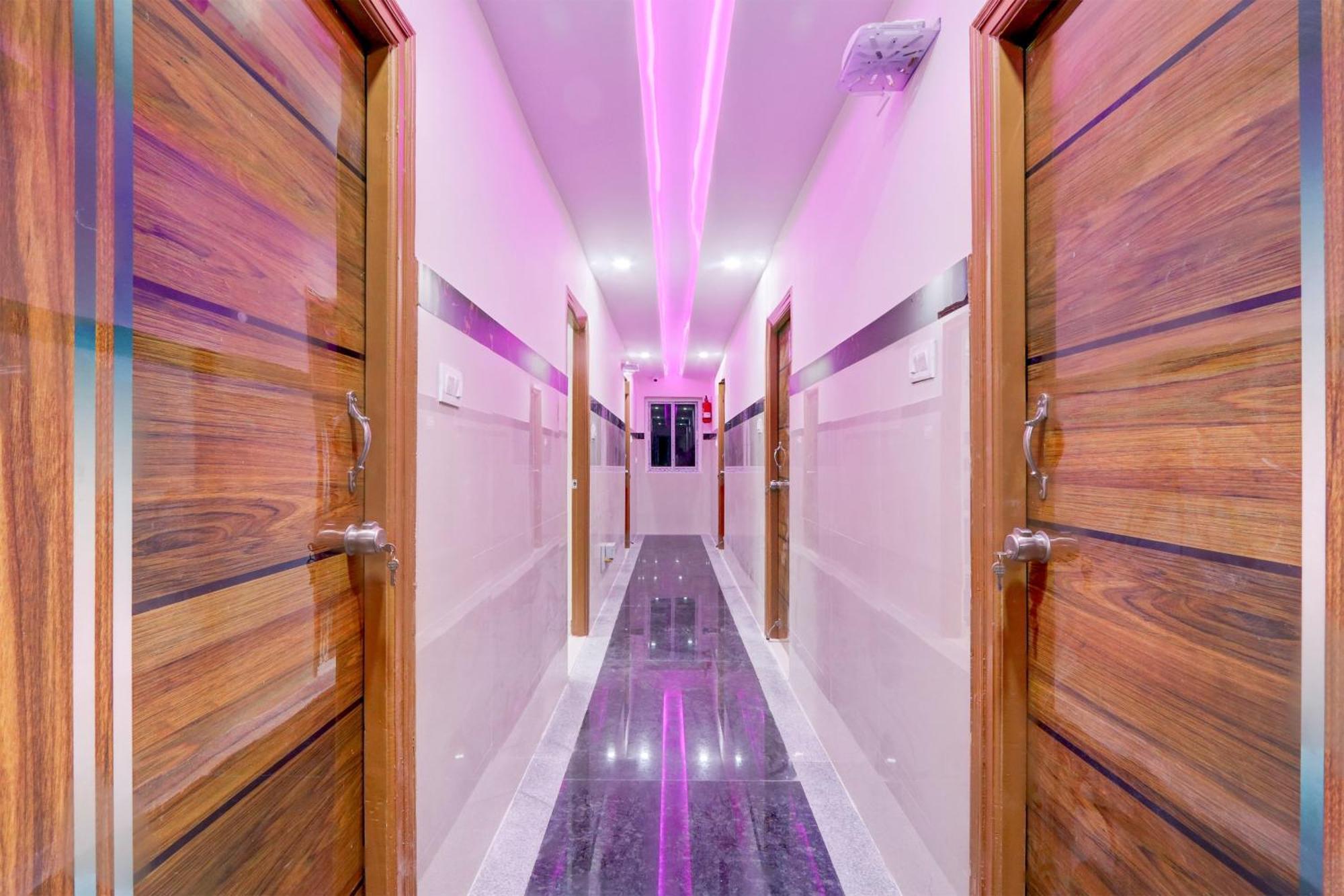 Super Townhouse Nanak Ram Guda Near Waverock Sez Χιντεραμπάντ Εξωτερικό φωτογραφία