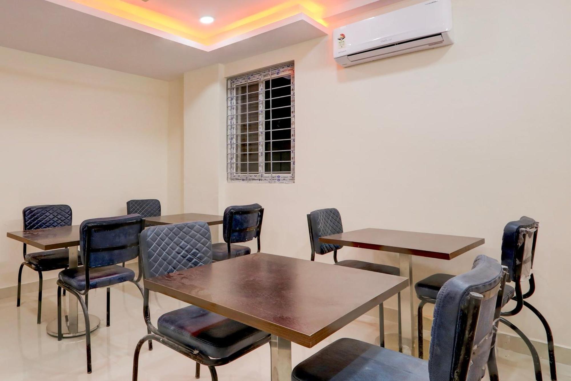 Super Townhouse Nanak Ram Guda Near Waverock Sez Χιντεραμπάντ Εξωτερικό φωτογραφία